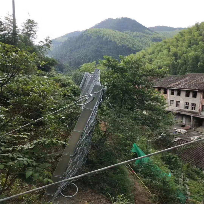 邊坡防護網的坡面布置